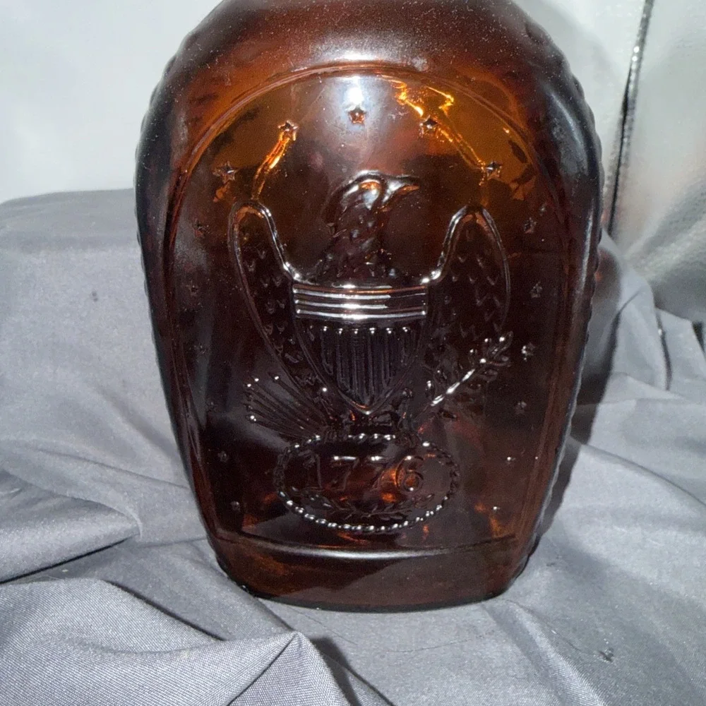 Vintage Log Cabin Maple Syrup 1776/1976 Bicentennial Brown Bottle With Eagle